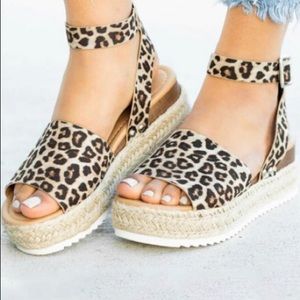 Women’s leopard Strappy Sandals